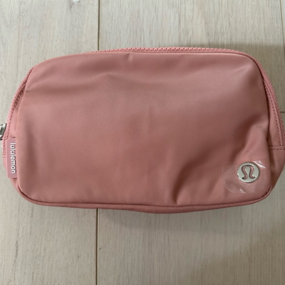 Lululemon Everywhere Belt Bag